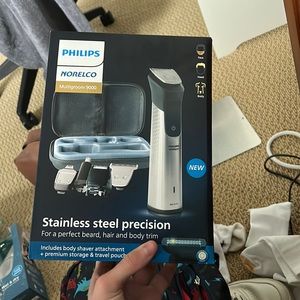 Phillips Norelco Multigroom 9000